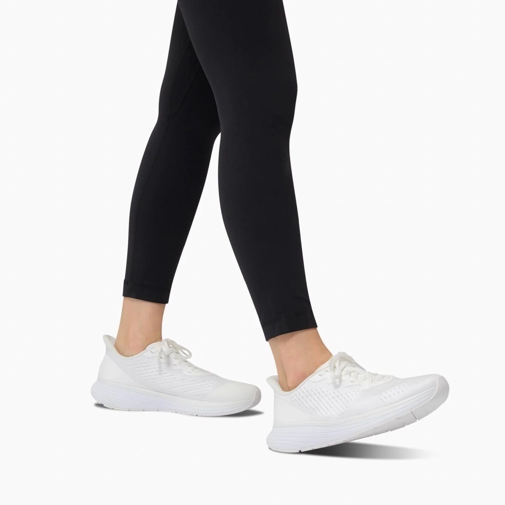 Lane-Eight Women's Relay Trainer Breeze Size 8.5